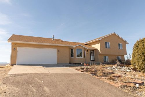 917 S Sterling Ln, Pueblo, CO, 81007-7590 | Card Image