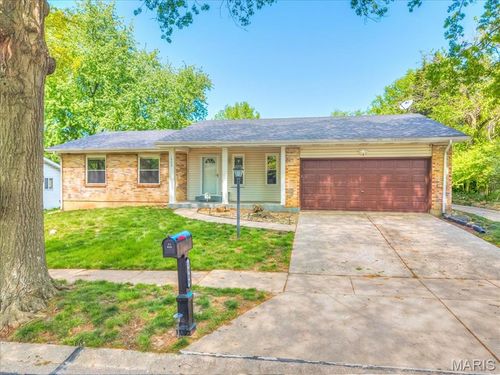 1909 Lakeheights Ln, Saint Louis, MO, 63138-1222 | Card Image