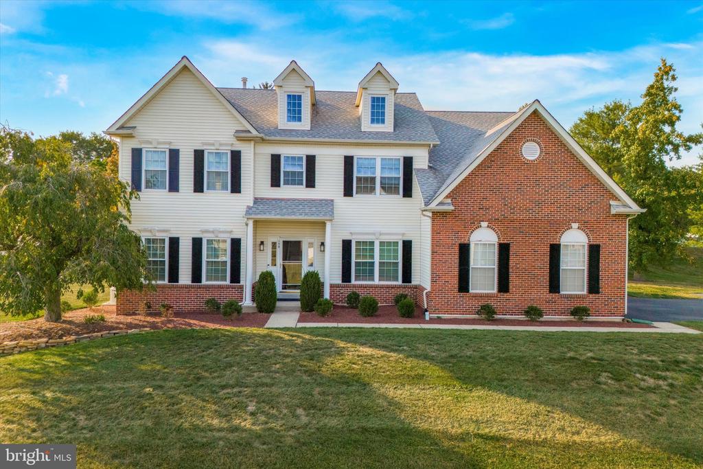 Raven Hollow Dr, North Wales, PA 19454
