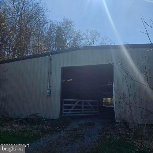 250 Langs Ln, Mill Hall, PA, 17751-9281 | Card Image