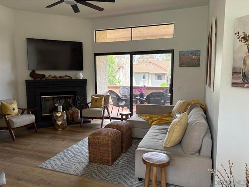 3514 Somerset Way, Carlsbad, CA, 92010-7014 | Card Image