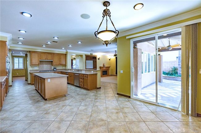 14145 Prairie Creek Pl, House other with 6 bedrooms, 5 bathrooms and 4 parking in Eastvale CA | Image 15