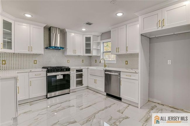 537 Lorraine Ave, House other with 4 bedrooms, 3 bathrooms and null parking in Middlesex NJ | Image 8