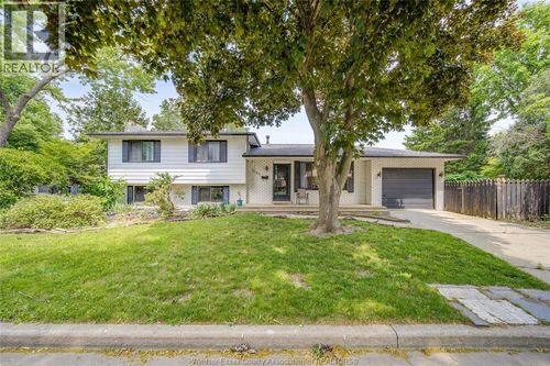 7105 Isabelle Court, Windsor, ON, N8S4J6 | Card Image