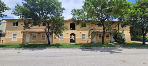 205-33 E 20th St, Hialeah, FL, 33010-2746 | Card Image