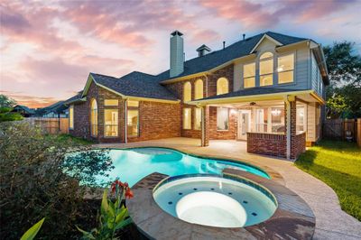 Stunning home with private swimming pool and 4-car garage in riverstone | Image 1