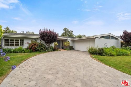 30724 Manzano Dr, Malibu, CA, 90265-3107 | Card Image