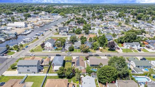 18 Schley Ave, Lindenhurst, NY, 11757-5930 | Card Image