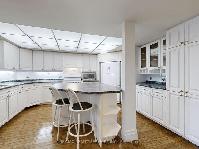 902 - 330 Mill St S, Condo with 3 bedrooms, 2 bathrooms and null parking in Brampton ON | Image 23