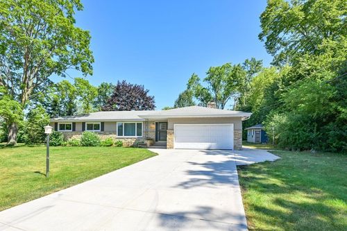 12810 W Balboa Drive, New Berlin, WI, 53151 | Card Image