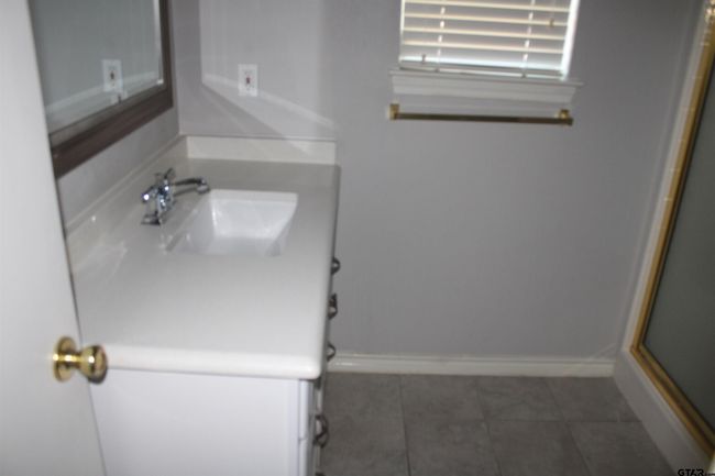 APT-1001 - 5401 Hollytree Dr, Condo with 2 bedrooms, 2 bathrooms and null parking in Tyler TX | Image 17