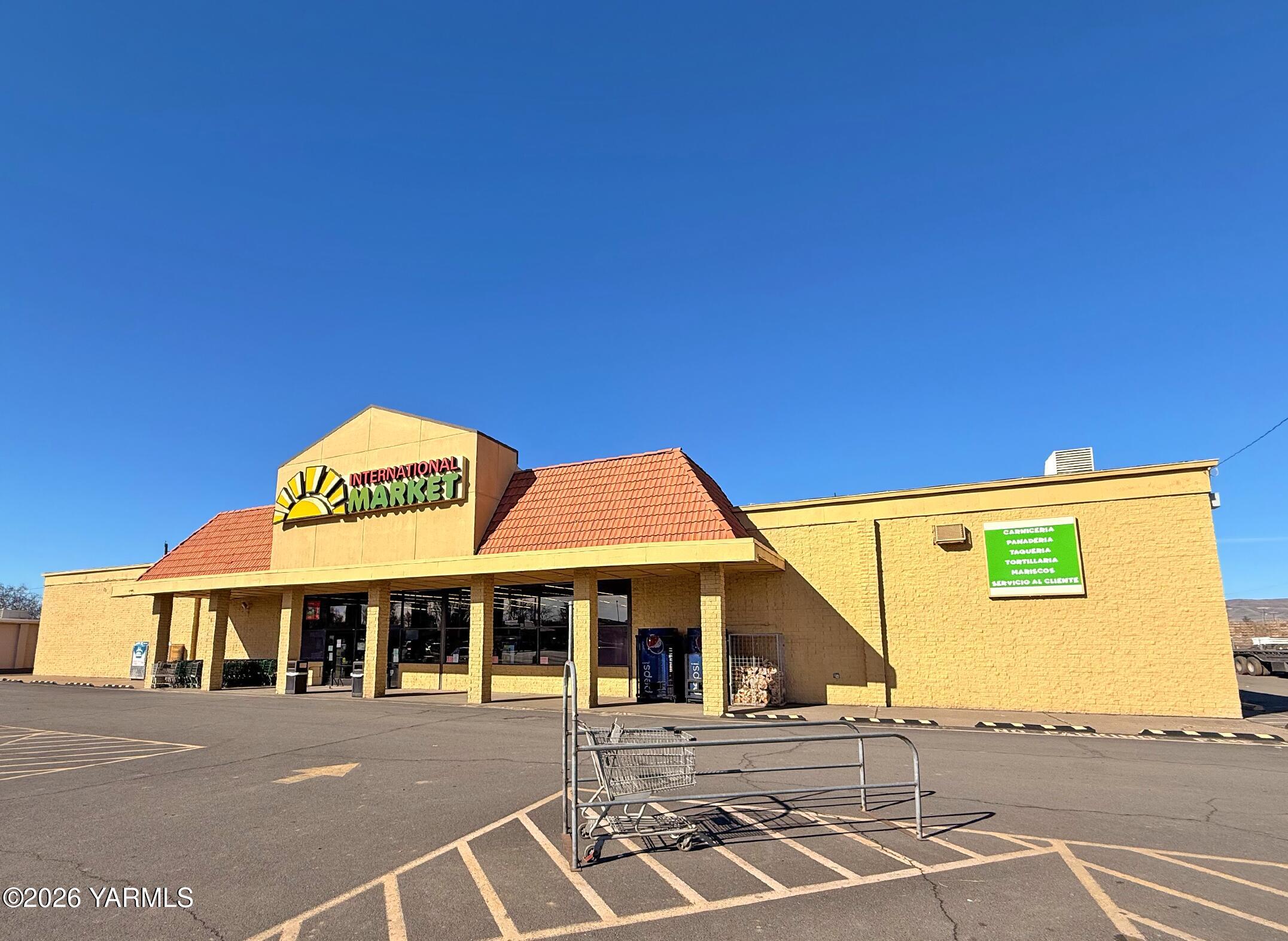 512 W 1St St, Wapato, WA 98951
