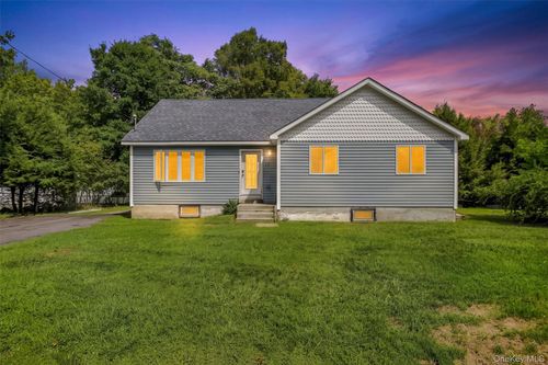 19 Zane St, Ellenville, NY, 12428-2613 | Card Image