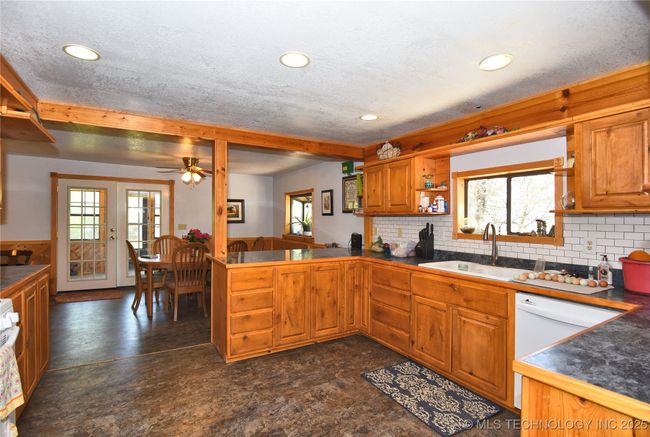 Looking back from living room to mud room. | Image 20
