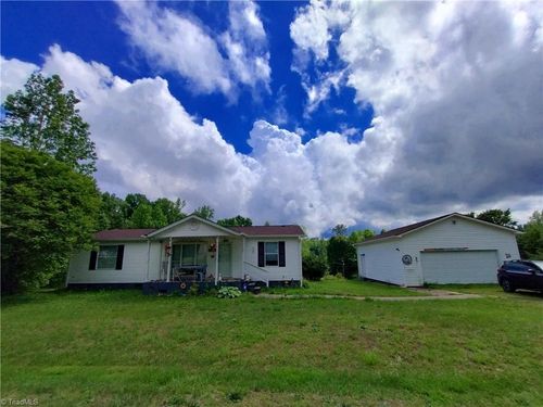 4430 Effie Ln, Walkertown, NC, 27051-9591 | Card Image