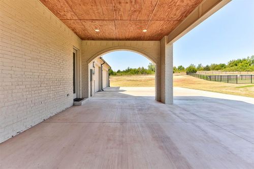 3387 Red Ridge Dr, Blanchard, OK, 73010-5268 | Card Image