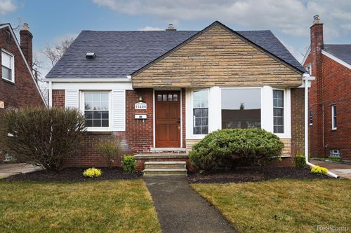 15400 Sprenger Ave, Eastpointe, MI, 48021-3617 | Card Image