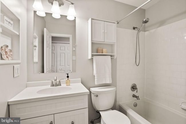 10627 Summer Oak Ct, Townhouse with 4 bedrooms, 3 bathrooms and null parking in BURKE VA | Image 44