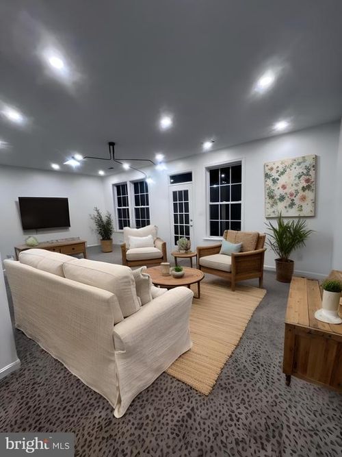 853 Valemount Ter Ne, LEESBURG, VA, 20176-3613 | Card Image