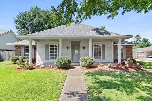 16067 Chantilly Ave, Baton Rouge, LA, 70817-2410 | Card Image