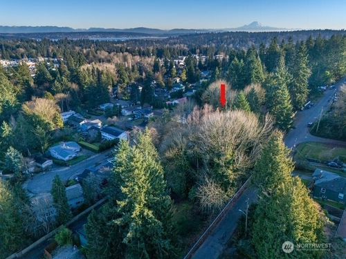 12312 23rd Ave Ne, Seattle, WA, 98125-5256 | Card Image