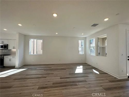 41-2317 W Broadway, Anaheim, CA, 92804 | Card Image