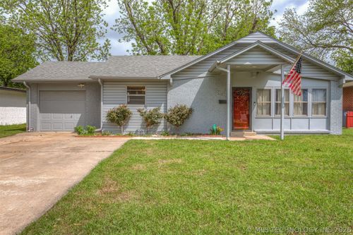 7859 E Newton St, Tulsa, OK, 74115-6933 | Card Image