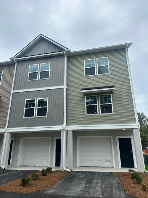 401 Gravy Train Street, Charleston, SC, 29414 | Card Image
