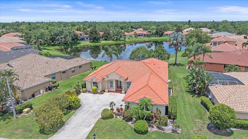 5523 Secluded Oaks Way, SARASOTA, FL, 34233-5087 | Card Image