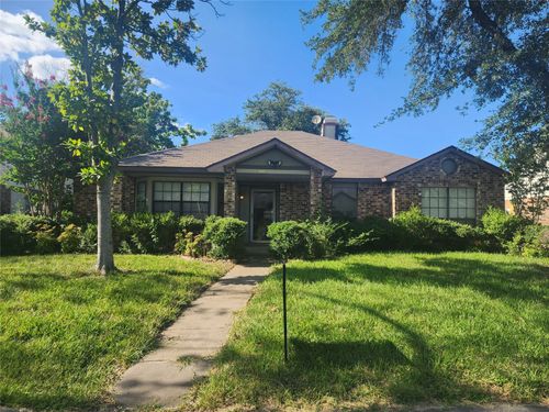 7009 Christina Ln, Garland, TX, 75043-6618 | Card Image
