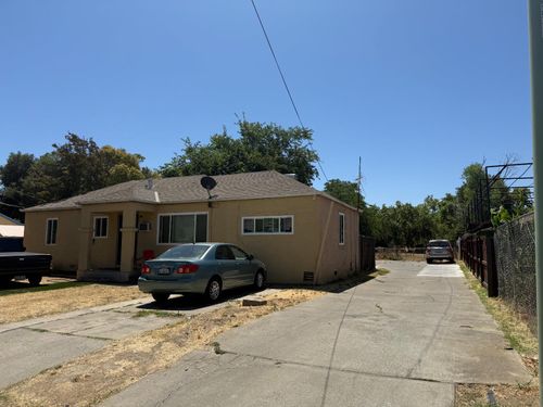 2660 19th Ave, Sacramento, CA, 95820-3705 | Card Image