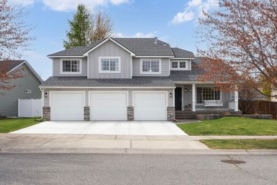 925 N Simpson Rd, Home with 4 bedrooms, 3 bathrooms and null parking in Liberty Lake WA | Image 1