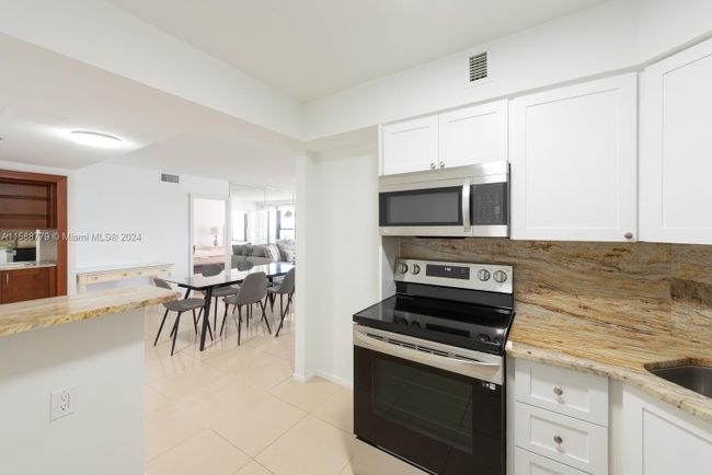 1508 - 5225 Collins Ave, Condo with 2 bedrooms, 2 bathrooms and null parking in Miami Beach FL | Image 12