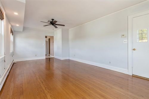 862 Linda Ave, Thornwood, NY, 10594-1527 | Card Image
