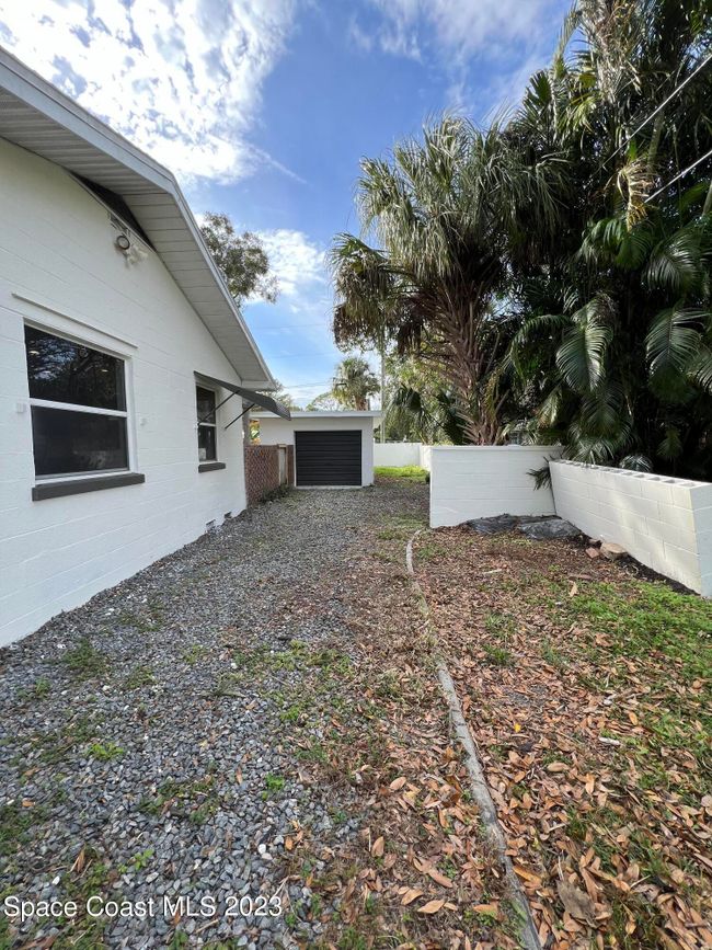 2202 Greenway Drive, Inactive in Melbourne Zoocasa