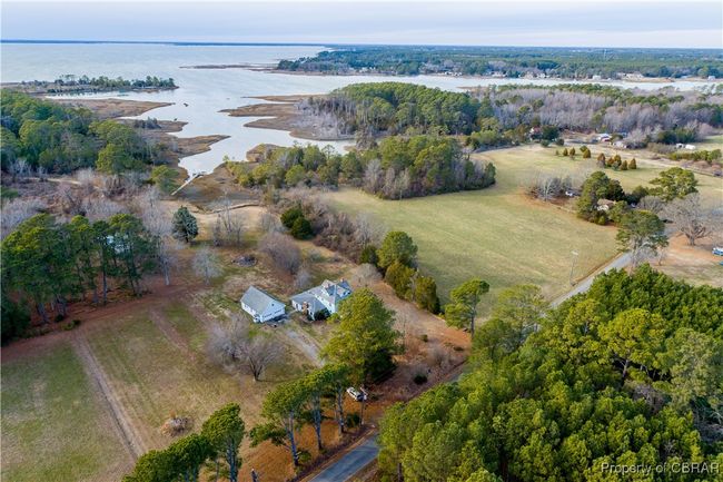 901 Circle Dr, House other with 3 bedrooms, 3 bathrooms and null parking in Port Haywood VA | Image 11