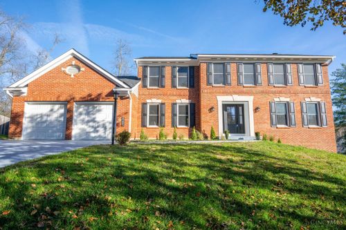 8205 Indian Trail Dr, Madeira, OH, 45243-1462 | Card Image