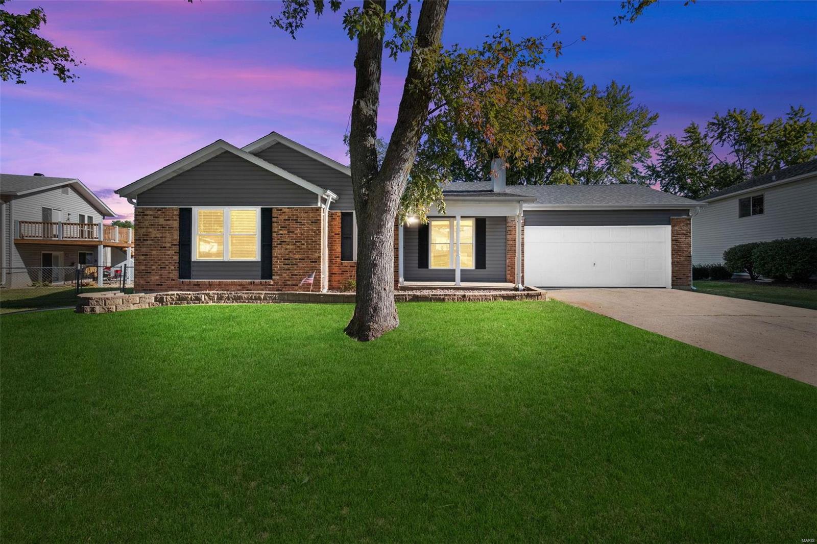 Laurelwood Dr, Saint Peters, MO 63376