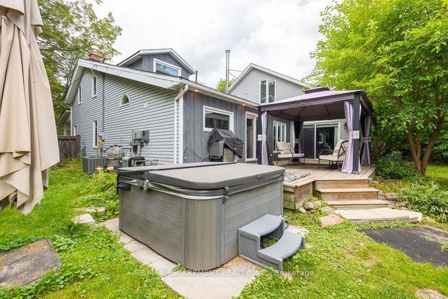 154 Dundas St E, House other with 3 bedrooms, 2 bathrooms and 6 parking in Dundas ON | Image 36