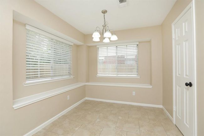 Breakfast room & pantry | Image 17