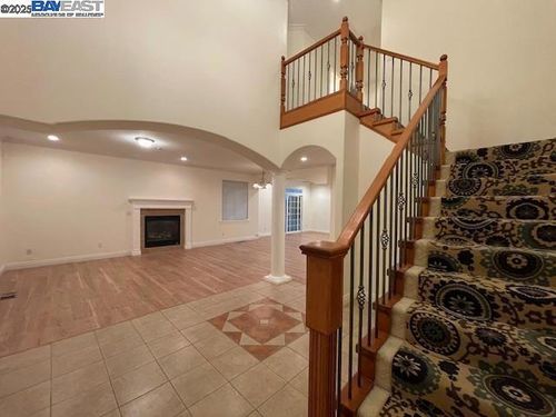 108 Lund Ave, Hayward, CA, 94544-2800 | Card Image