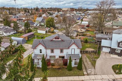 72-74 Brock St E, House other with 6 bedrooms, 3 bathrooms and 5 parking in Tillsonburg ON | Image 3