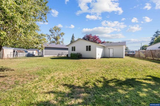 548 Erik Pl, House other with 3 bedrooms, 1 bathrooms and 1 parking in Jefferson OR | Image 38