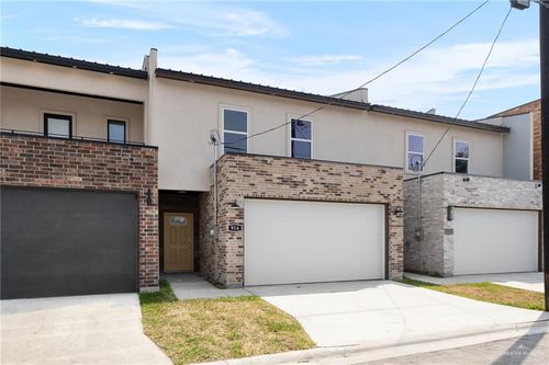 916 S Bicentennial Blvd, McAllen, TX, 78501 | Card Image