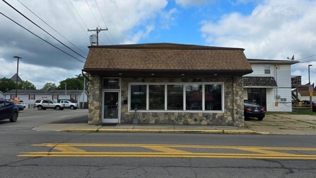 36 8th Ave, Clarion, PA 16214-1535