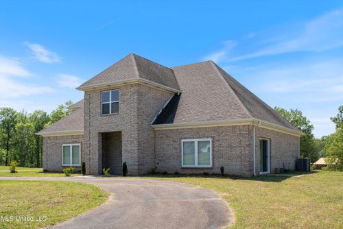 206 Swan Lake Dr, Coldwater, MS, 38618-4028 | Card Image