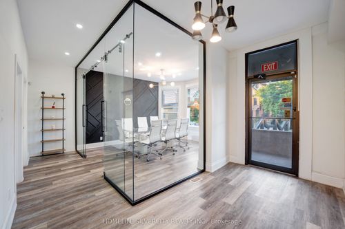 484 Main St E, Hamilton, ON, L8N1K6 | Card Image