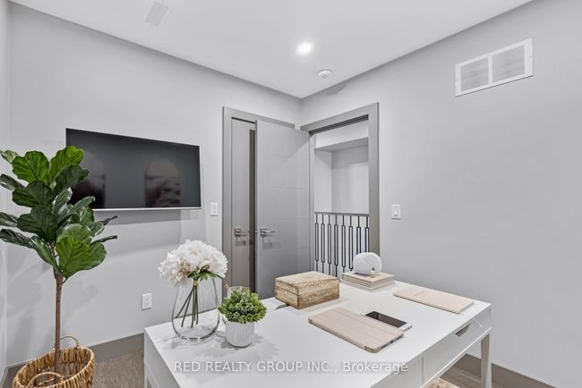 77 Millicent St, Home with 7 bedrooms, 3 bathrooms and null parking in Toronto ON | Image 15