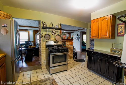 9393 Boncrest St, Commerce Township, MI, 48382-4207 | Card Image