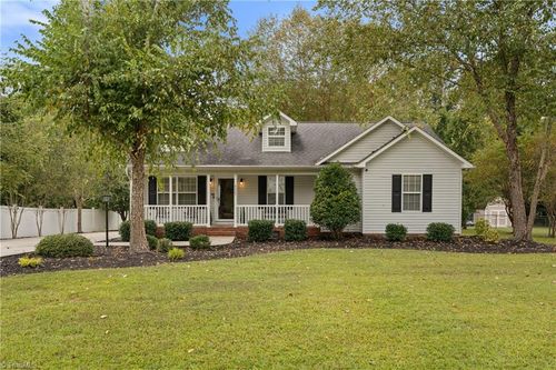 4207 Fox St, Randleman, NC, 27317-7746 | Card Image